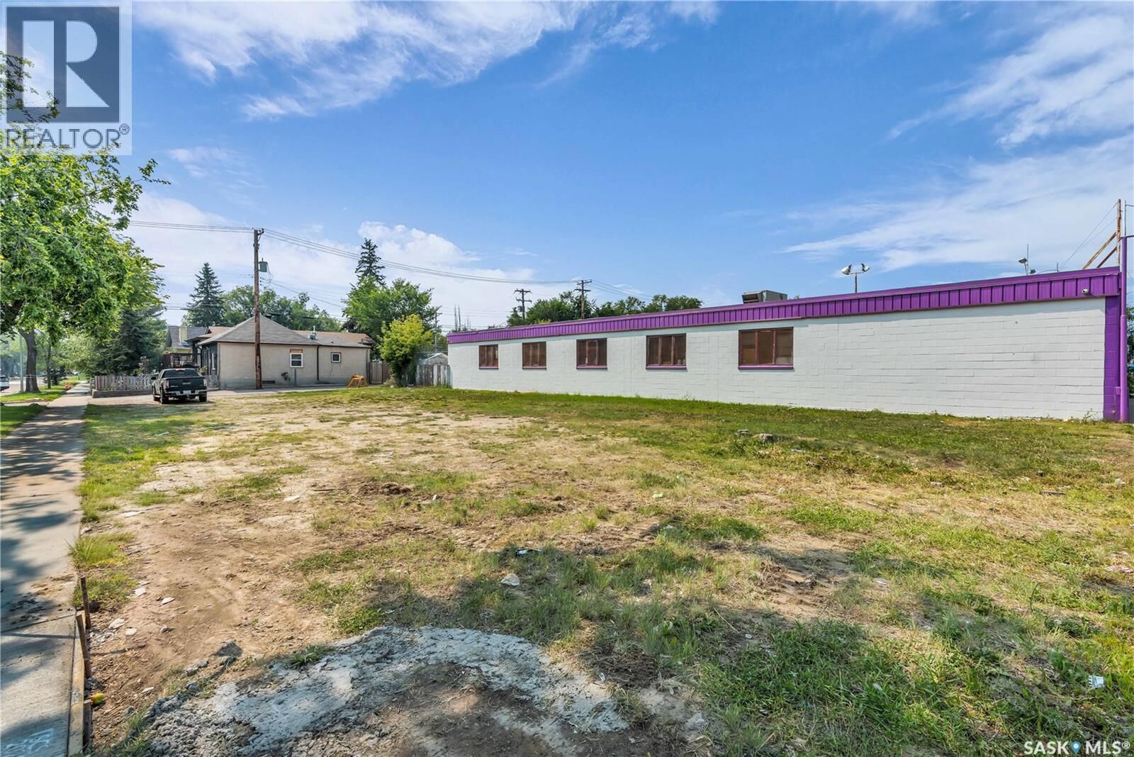 Property Photo:  1001 20th Street W  SK S7M 0Y6 