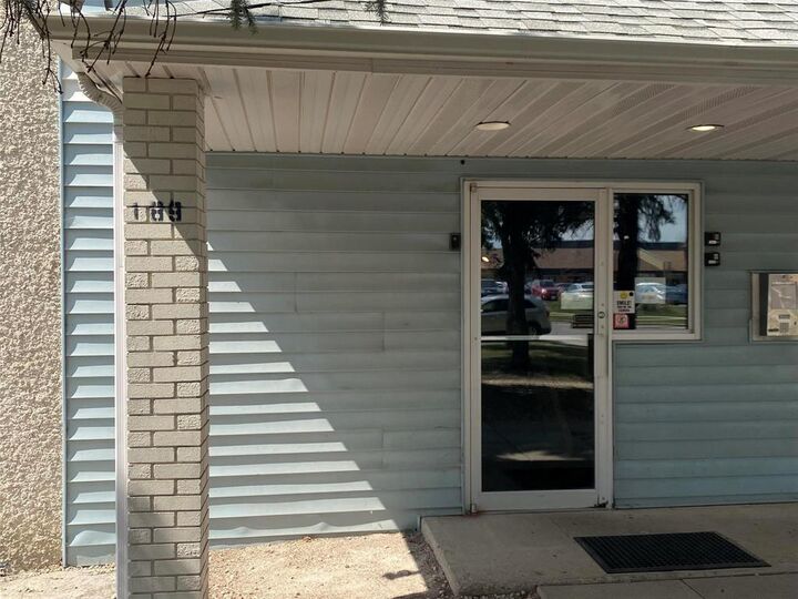 Property Photo:  189 Watson Street  MB R2P 2E1