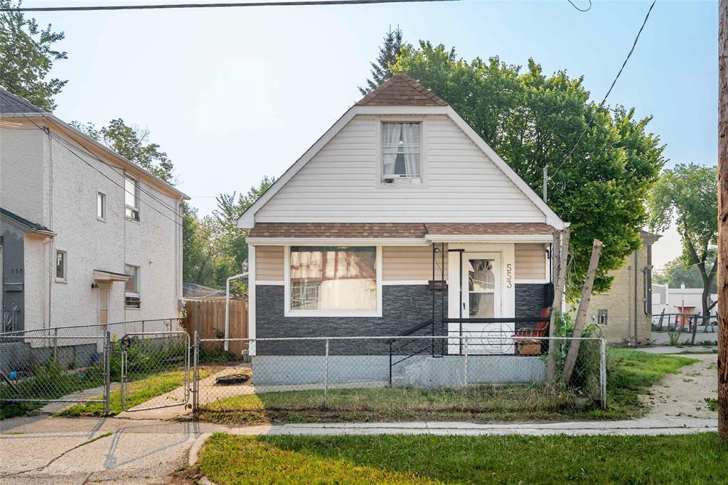 553 Charles Street  Winnipeg MB R2W 4C3 photo