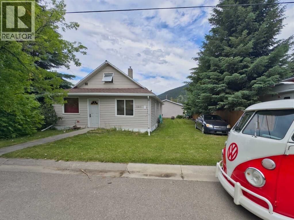Property Photo: 13205 15 Avenue AB T0K 0E0