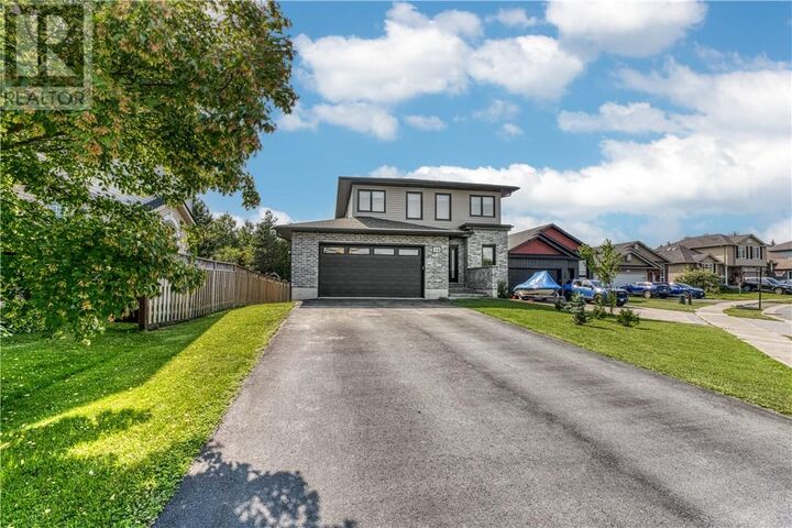 Property Photo: 20 Chinaberry Drive ON P3Y 0A1