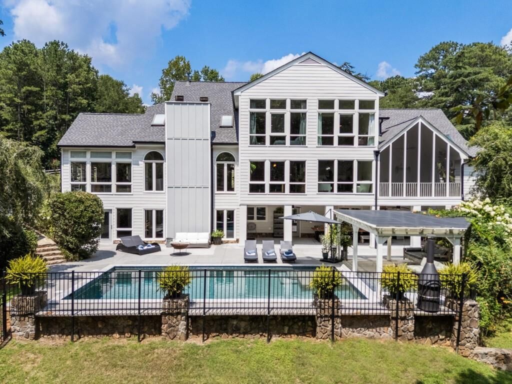 Property Photo: 1350 Keans Court GA 30075