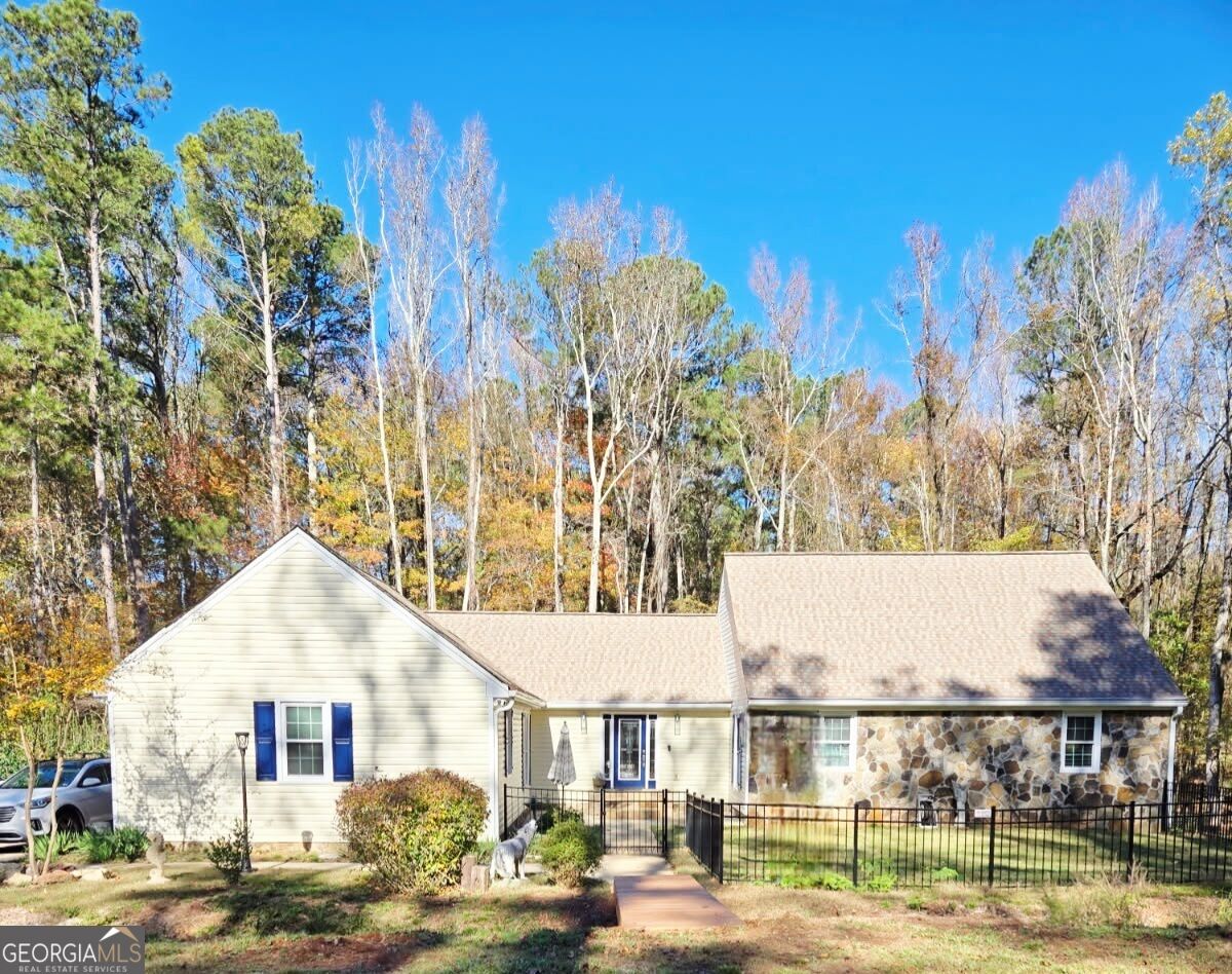 Property Photo: 175 Kingswood Drive GA 30215
