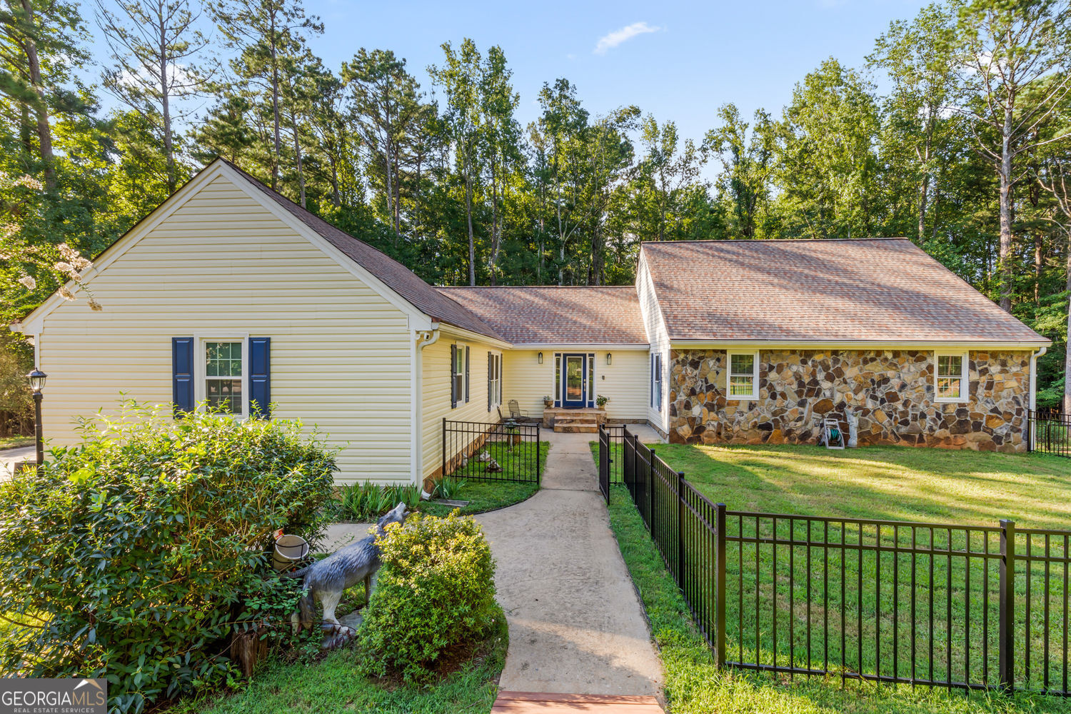 Property Photo: 175 Kingswood Drive GA 30215