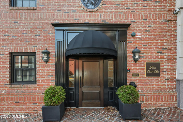 Property Photo:  2 E Elm Street 27  CT 06830 