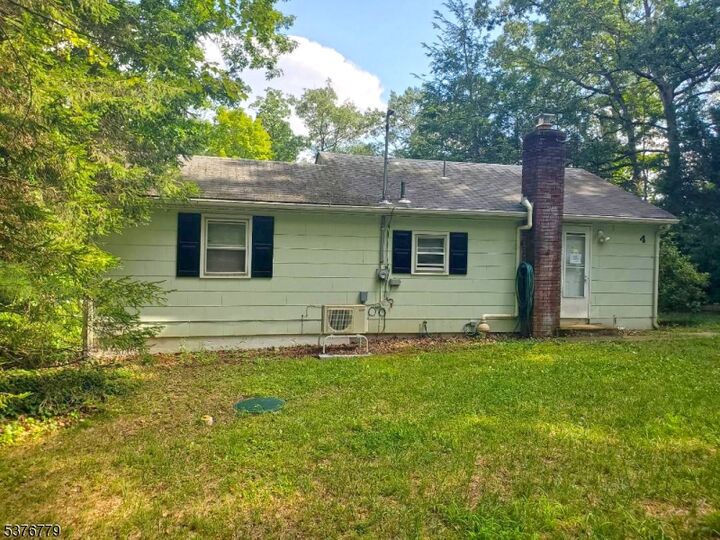 4 Village Pl  Jefferson Twp. NJ 07438 photo