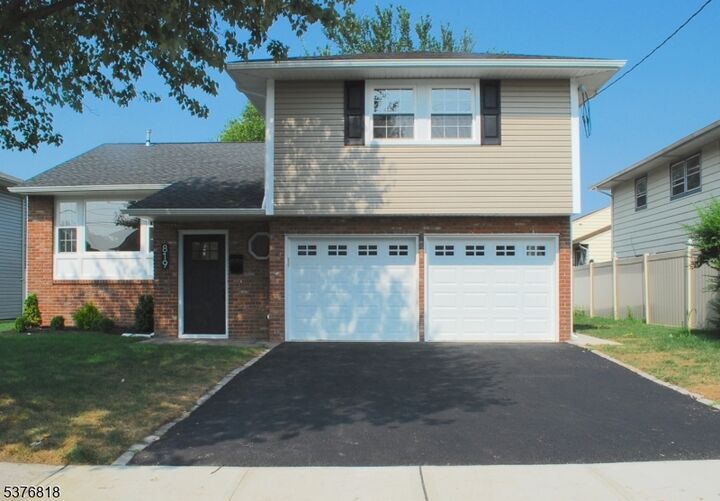 819 Greenwich Ln  Union Twp. NJ 07083 photo