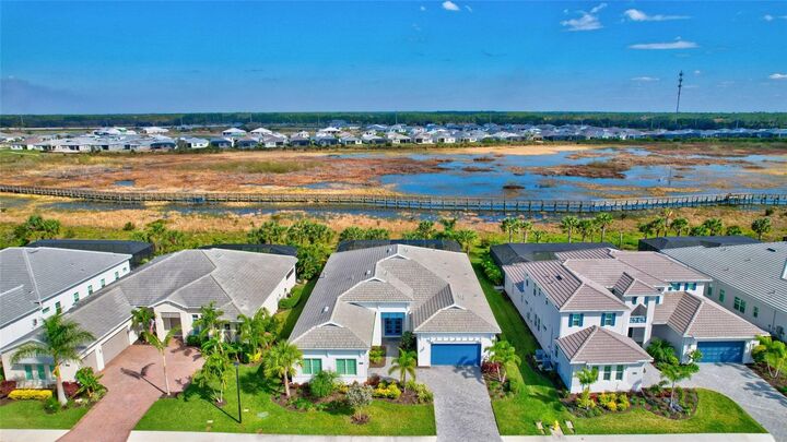 Property Photo: 8276 Redonda Loop FL 34202