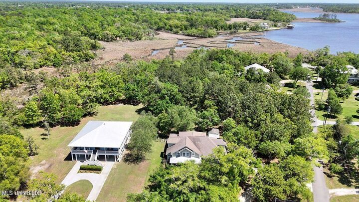 Property Photo:  3100 Eagle Point Road  MS 39564 