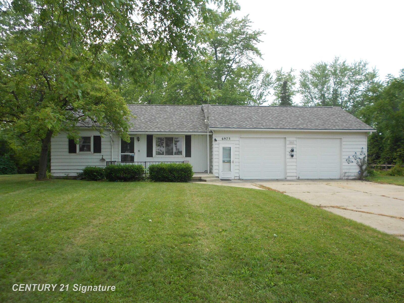 Property Photo:  6975 Midland Road  MI 48623-9002 