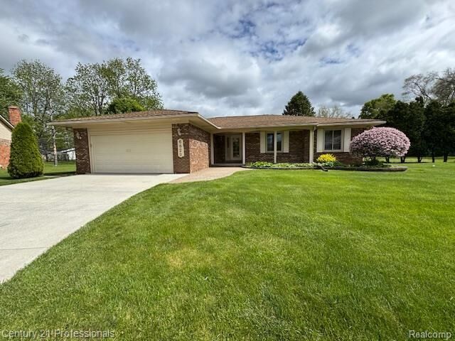 Property Photo:  6820 Emerald Shores Drive  MI 48085 