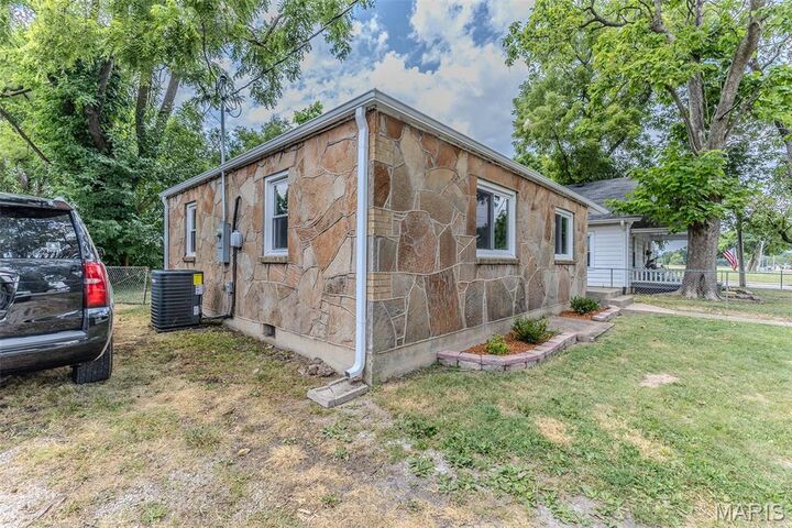 Property Photo:  371 N Washington Avenue  MO 65536 