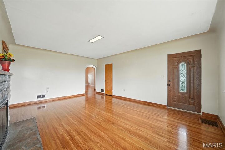 Property Photo:  318 W 2nd Street N  MO 63390 