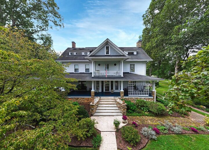 Property Photo: 1194 Main Street NC 28901