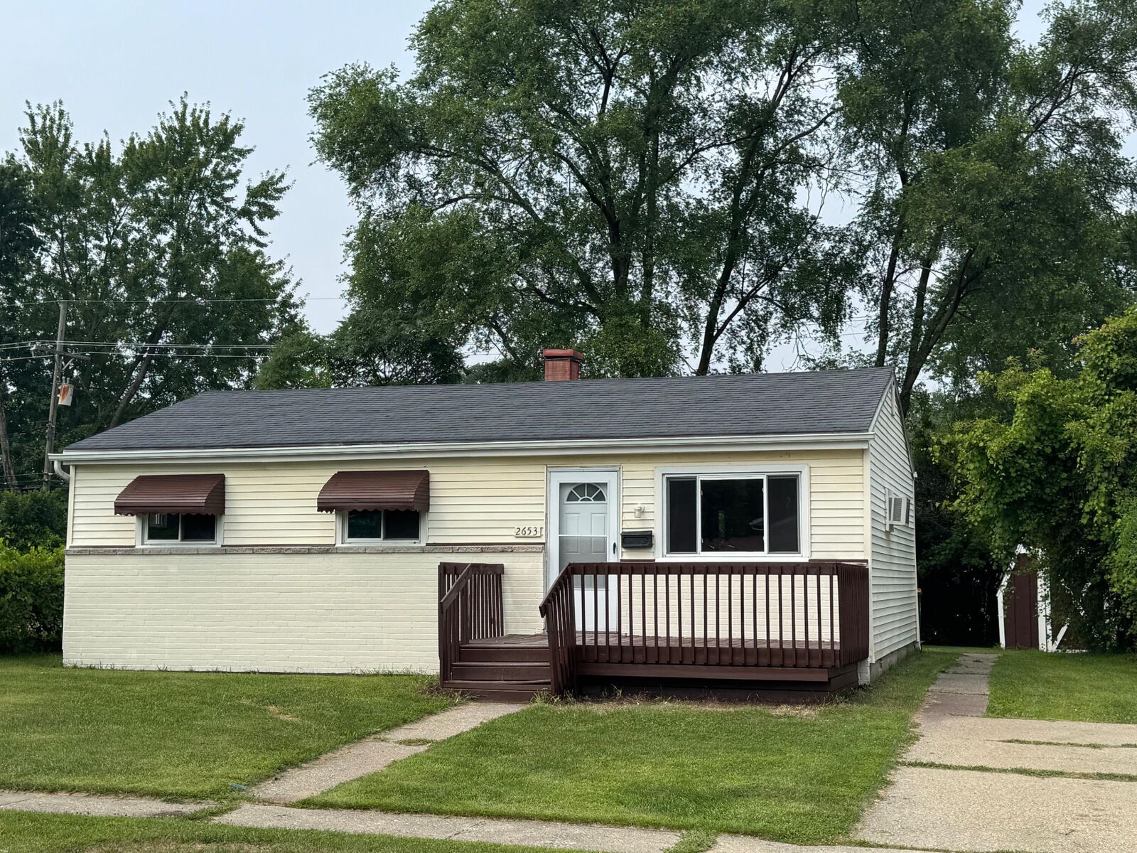 Property Photo: 2653 Woodruff Lane MI 48198
