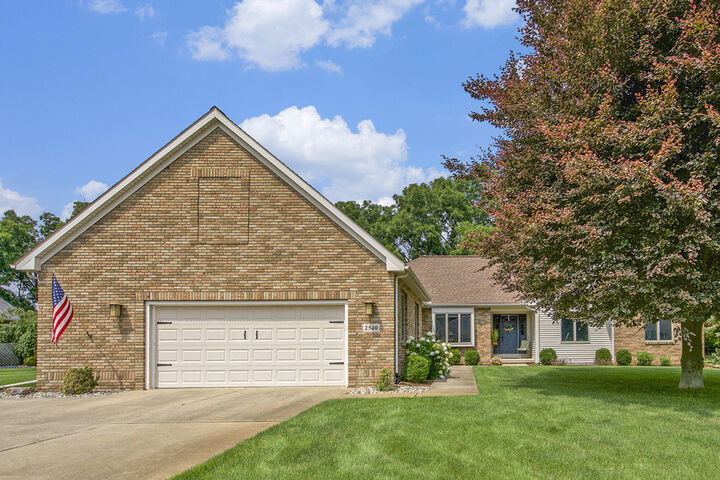 Property Photo: 2540 Meadowbrook Lane MI 49201