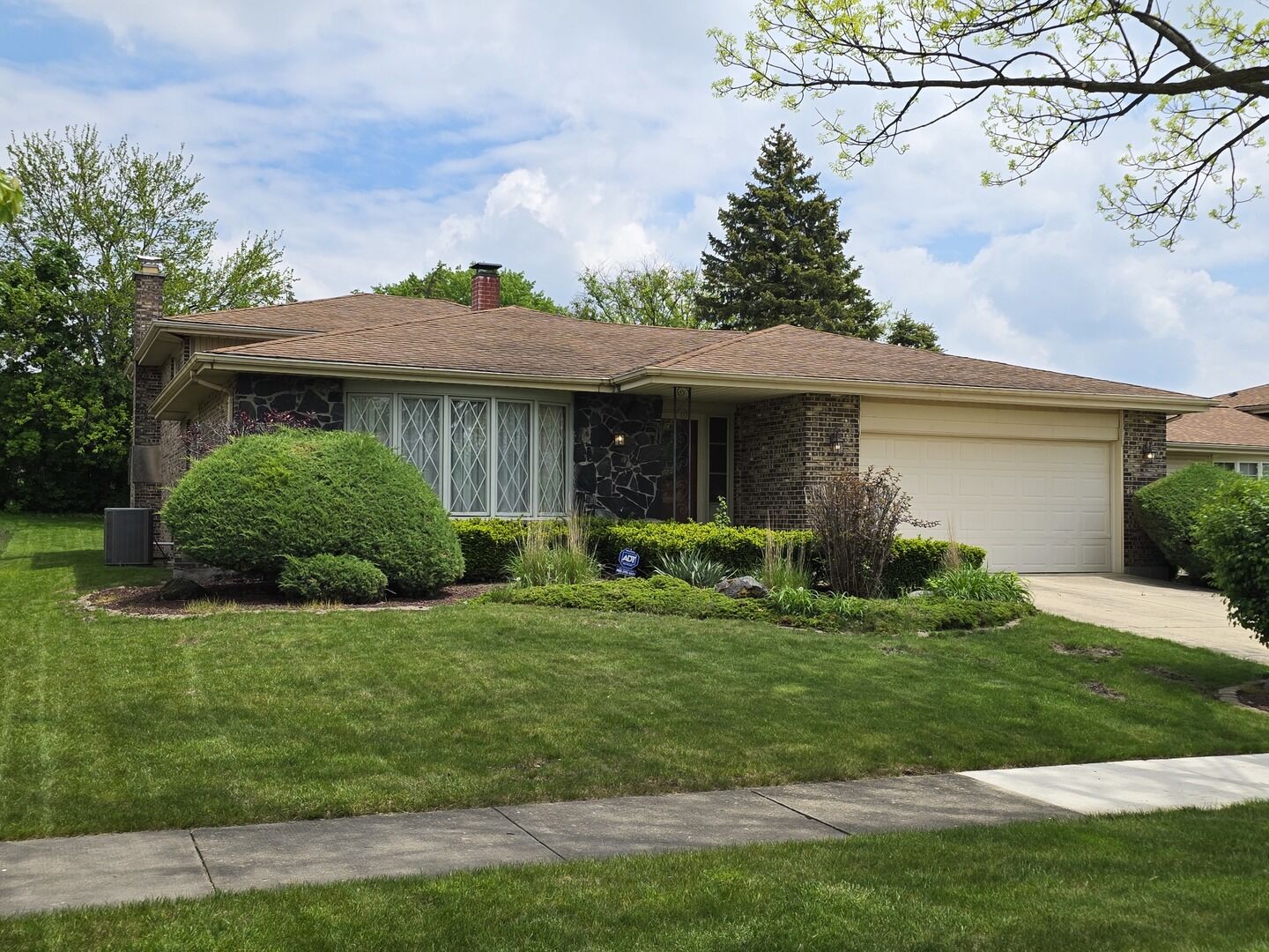 Property Photo:  7725 Sawyer Road  IL 60561 