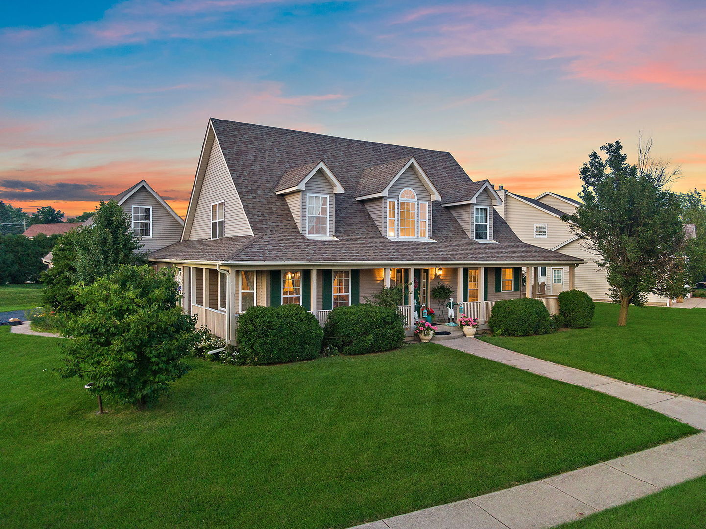 Property Photo: 120 Jack Dylan Drive IL 60140