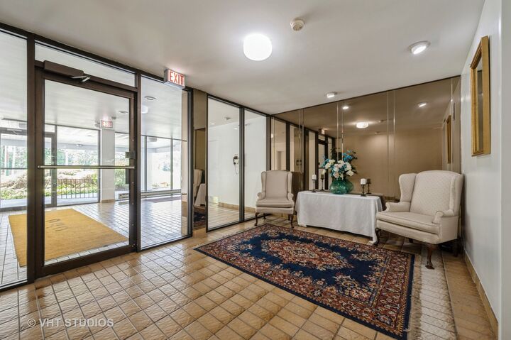 Property Photo:  7131 N Caldwell Avenue 5S  IL 60646 