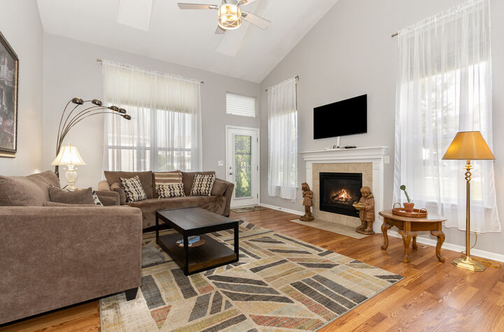 Property Photo:  909 Bluebell Circle  IL 60431 