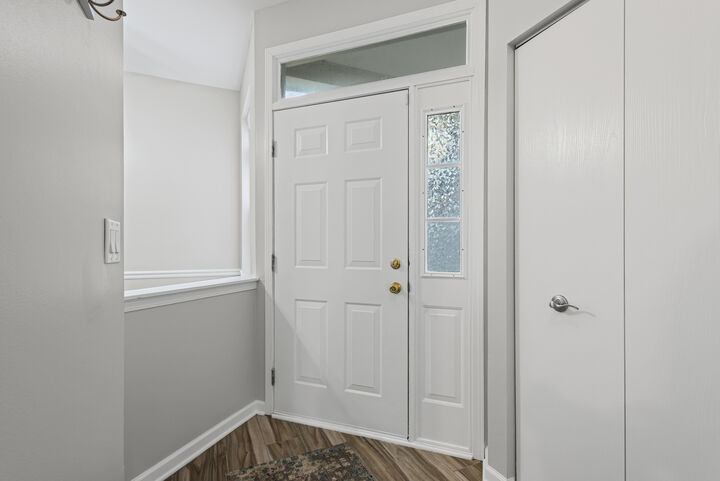 Property Photo:  1421 Shawford Way  IL 60120