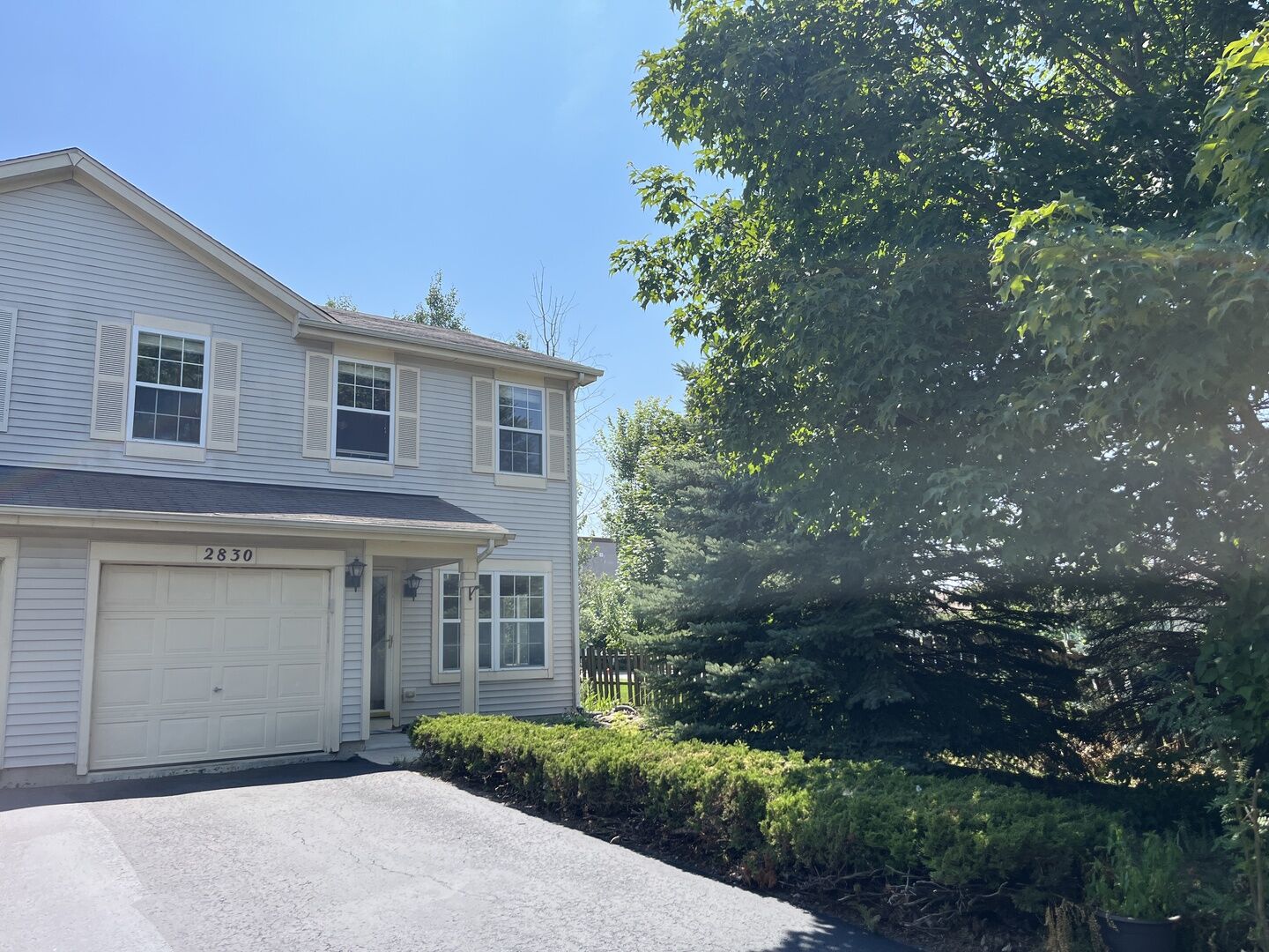 Property Photo:  2830 Alameda Court  IL 60564 