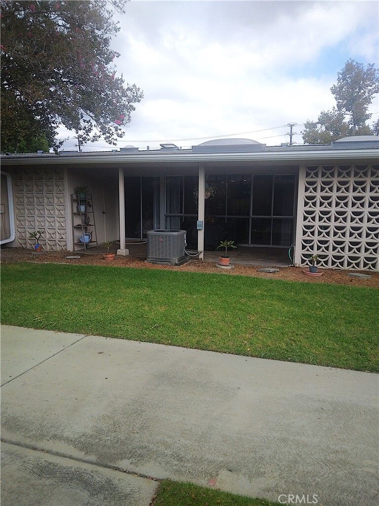 Property Photo:  13061 Del Monte Dr 277C M-11  CA 90740 