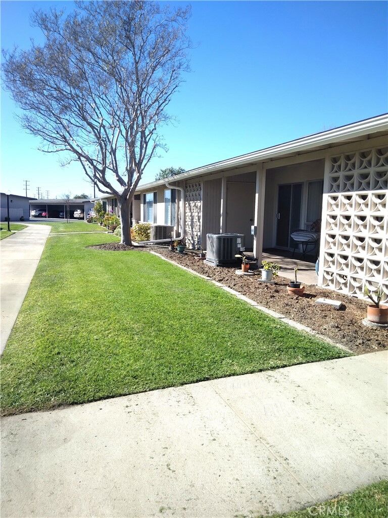 Property Photo:  13061 Del Monte Dr 277C M-11  CA 90740 
