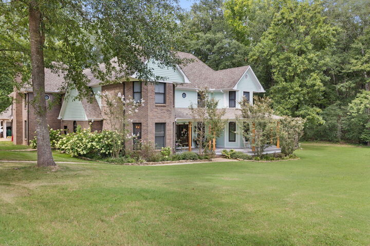 Property Photo: 2386 Edgemont Circle MS 38804