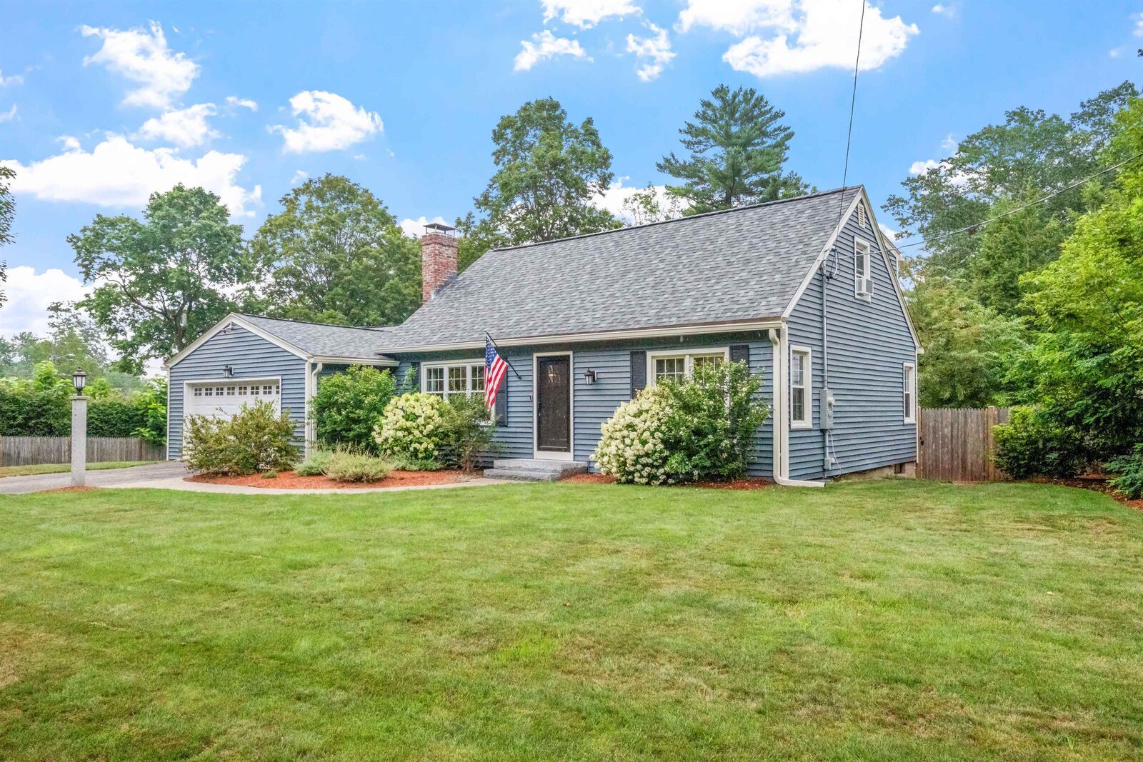 Property Photo:  18 Dunbarton Drive  NH 03063 