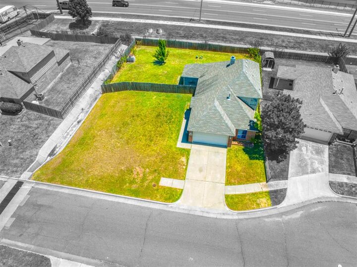 Property Photo:  