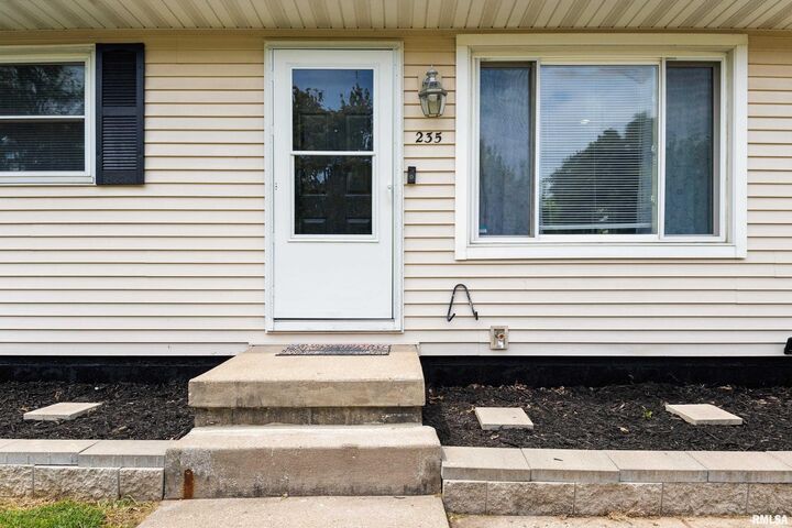 Property Photo:  235 Briargate Road  IL 61571 