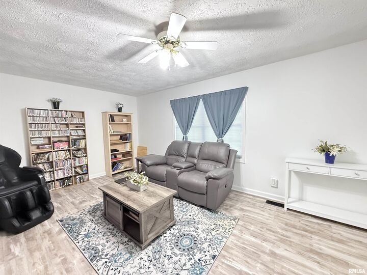 Property Photo: 109 S Horrell Avenue IL 62896