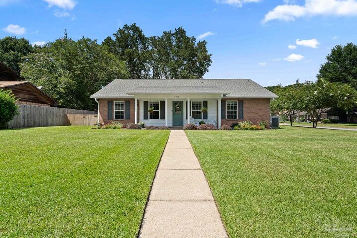 1032 Peakview Dr  Pensacola FL 32514 photo
