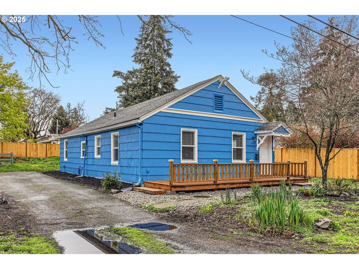 Property Photo: 6016 NE Alberta St OR 97218