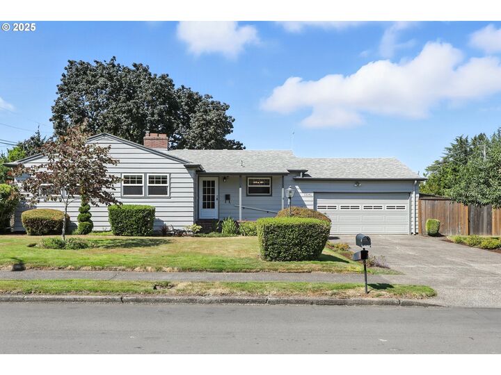 Property Photo:  13141 NE Eugene St  OR 97230 