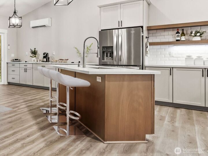 Property Photo:  4464  Eastway Drive SE  WA 98366 