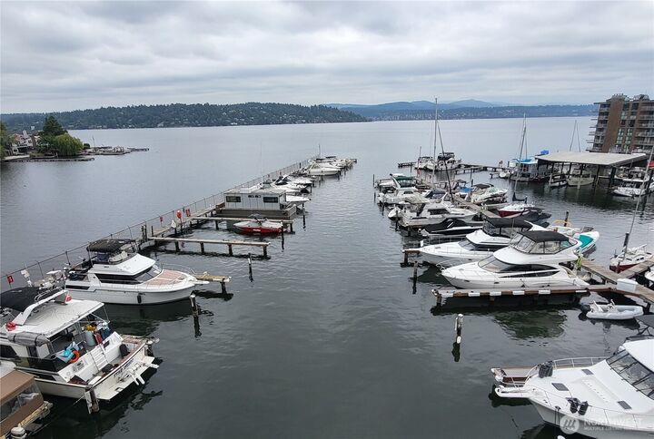 Property Photo:  9030  Seward Park Avenue S 513  WA 98118 