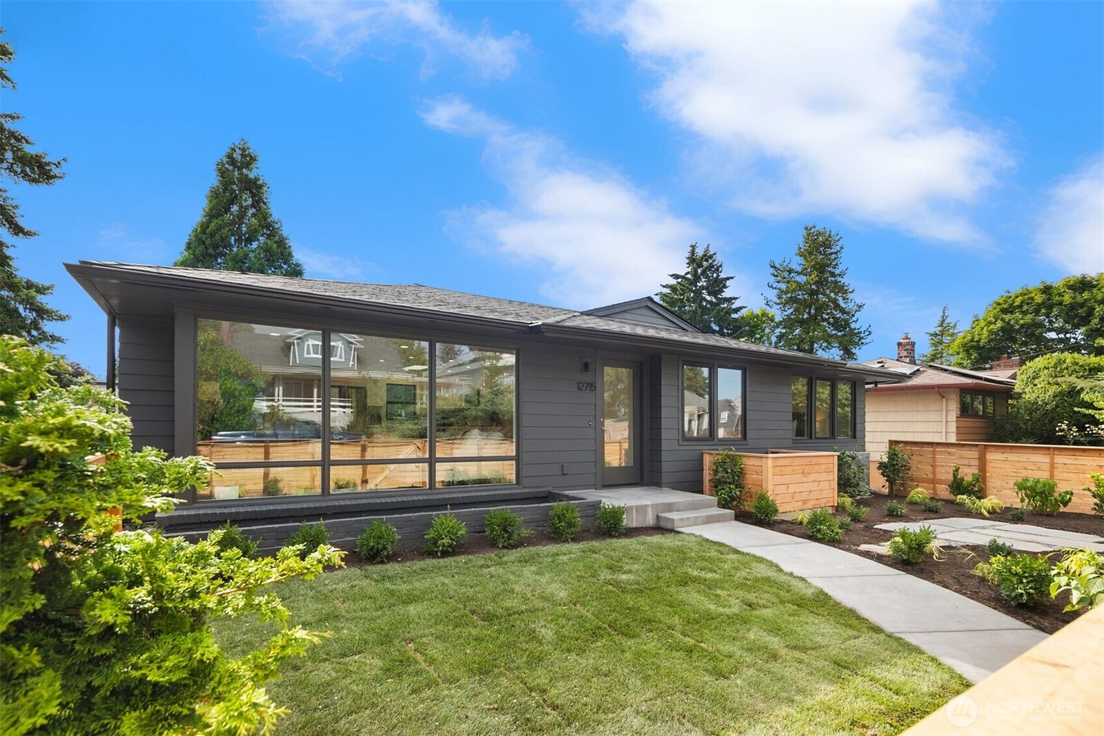 Property Photo:  12715  Dayton Avenue N  WA 98133 