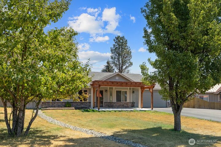 Property Photo:  280  Blue Agate Ln  WA 98940 