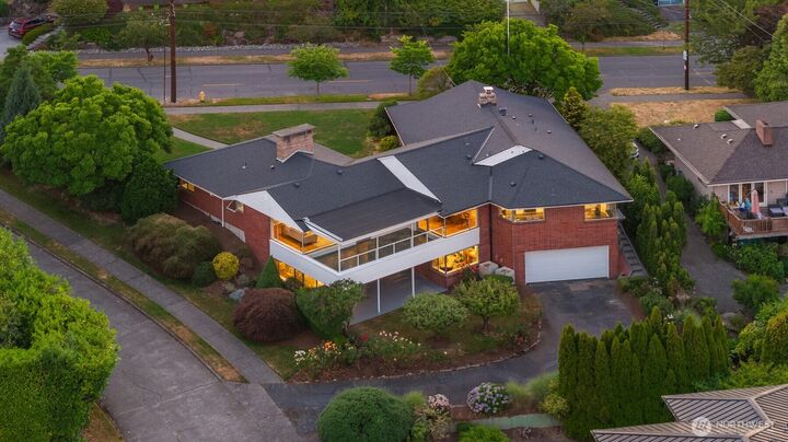 6070  Seward Park Avenue S  Seattle WA 98118 photo