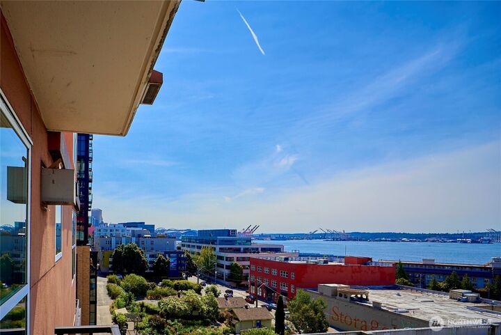 Property Photo: 2607 Western Avenue 553 WA 98121