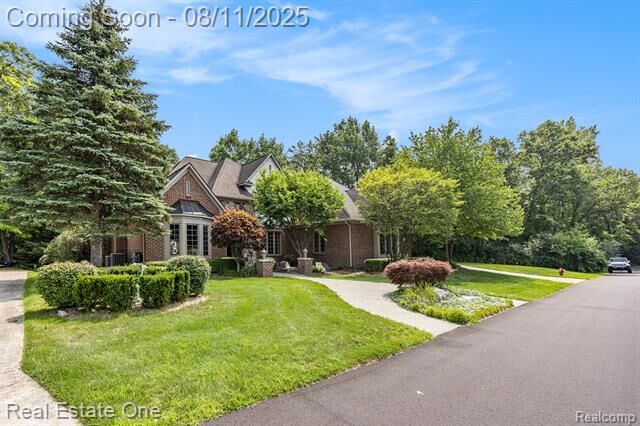 Property Photo:  271 Greenan Lane  MI 48362 