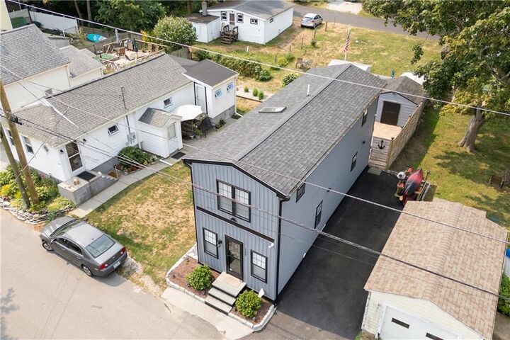 230 Cedar Avenue  Portsmouth RI 02871 photo