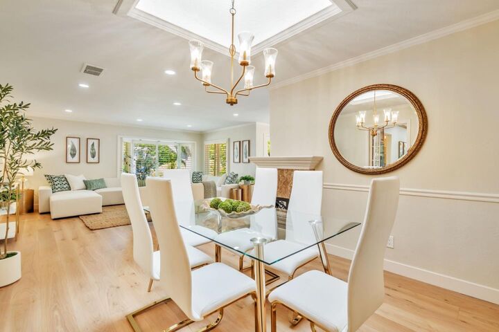 Property Photo:  534 Hilbar Lane  CA 94303 