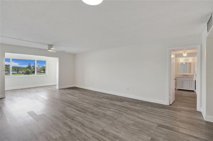 Property Photo:  873 NE 195th St 309  FL 33179 