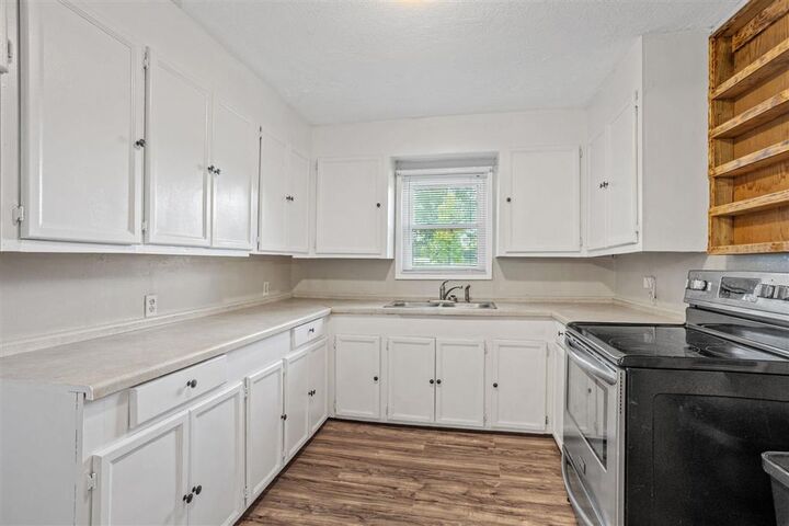 Property Photo: 617 Cass St Street LA 70663