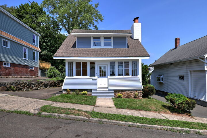 Property Photo:  19 Orange Terrace  CT 06516 