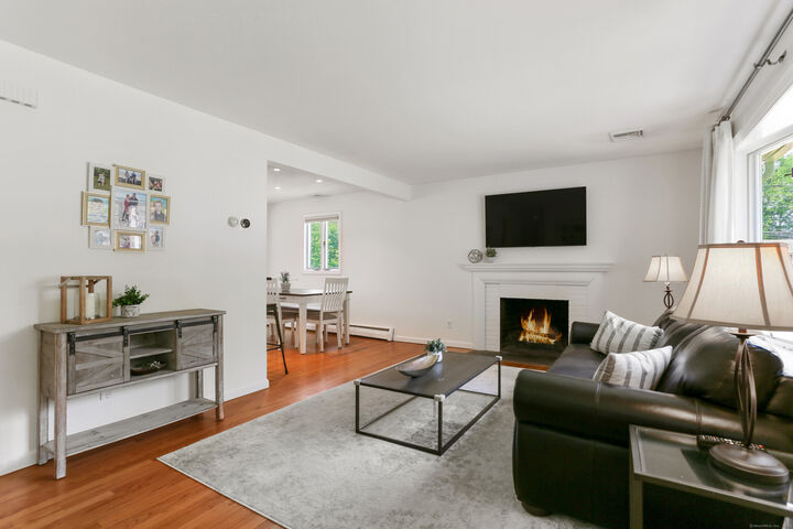 Property Photo: 14 Windsor Place CT 06824