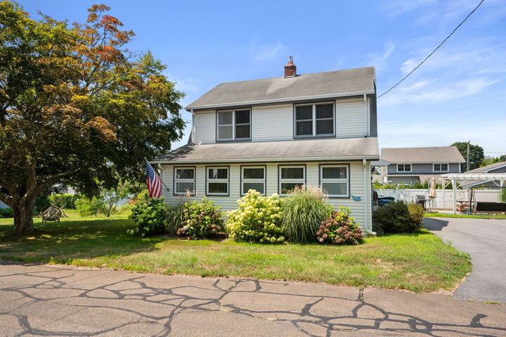 Property Photo:  33 Billow Road  CT 06371 